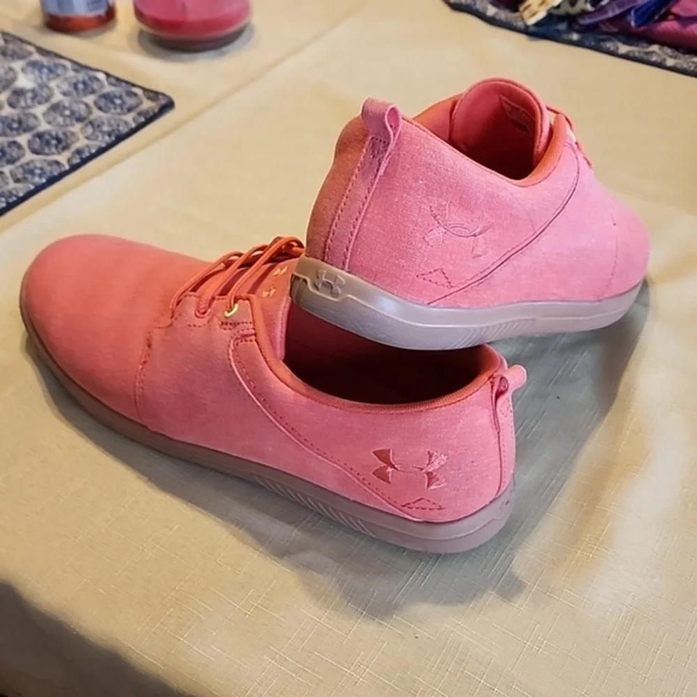 Under armour‎ shoes - Picture 5 of 5